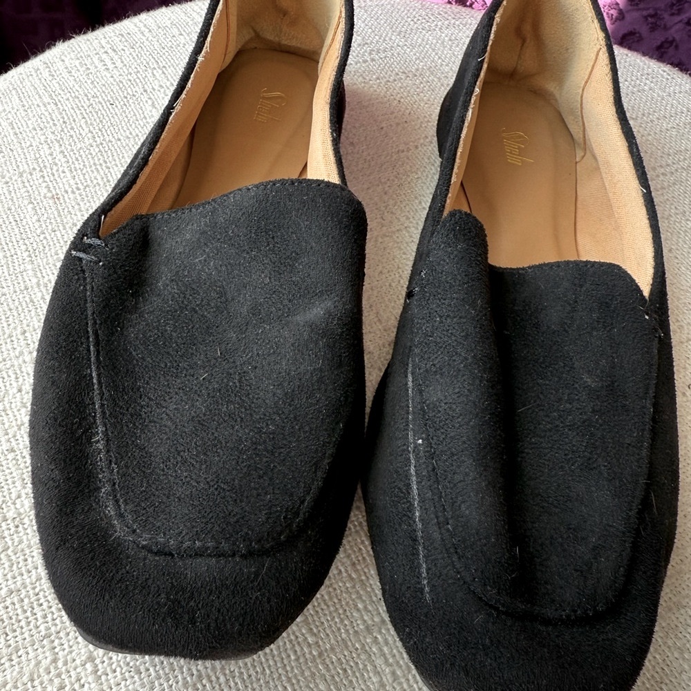 Women’s black suede loafer flats